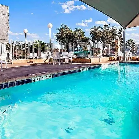 Travelodge By Wyndham San Antonio Downtown Northeast 